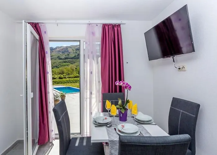 U Kuci S Bazenom - Hacienda Affittacamere 3*