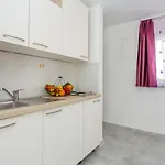 Gasthuis U Kuci S Bazenom - Hacienda Draga Bašćanska