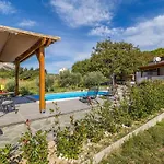 Gasthuis U Kuci S Bazenom - Hacienda 3*
