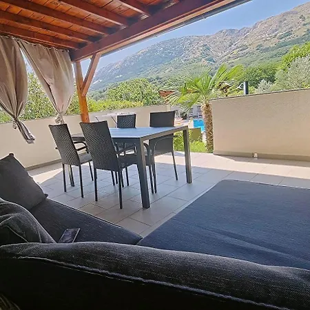 U Kuci S Bazenom - Hacienda