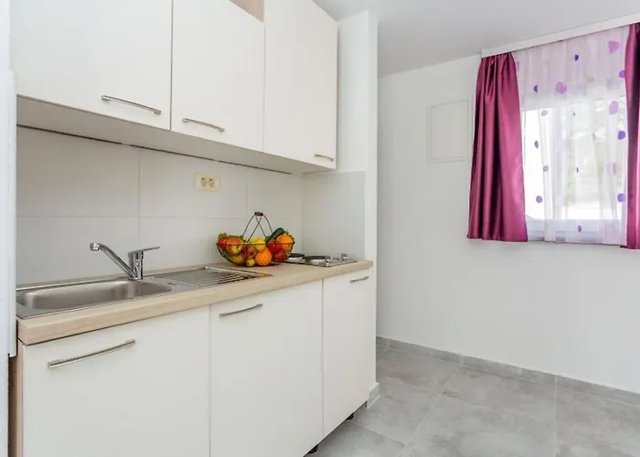 Penzion U Kuci S Bazenom - Hacienda Draga Bašćanska