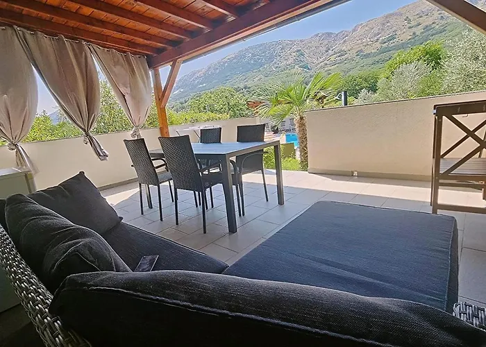 U Kuci S Bazenom - Hacienda